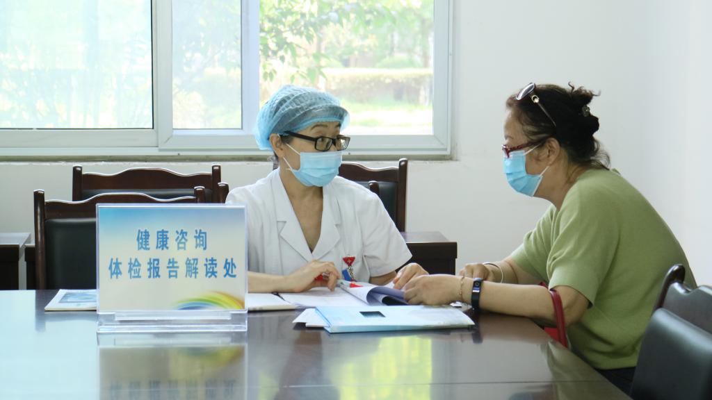 健康咨詢進小區，體檢解讀面對面——校醫院推出健康服務新舉措